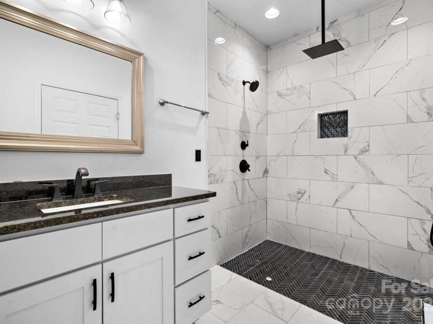 105 4th Street, Catawba, NC 28609.  MLS# CAR4233338, YatesRealty ID 4374. 