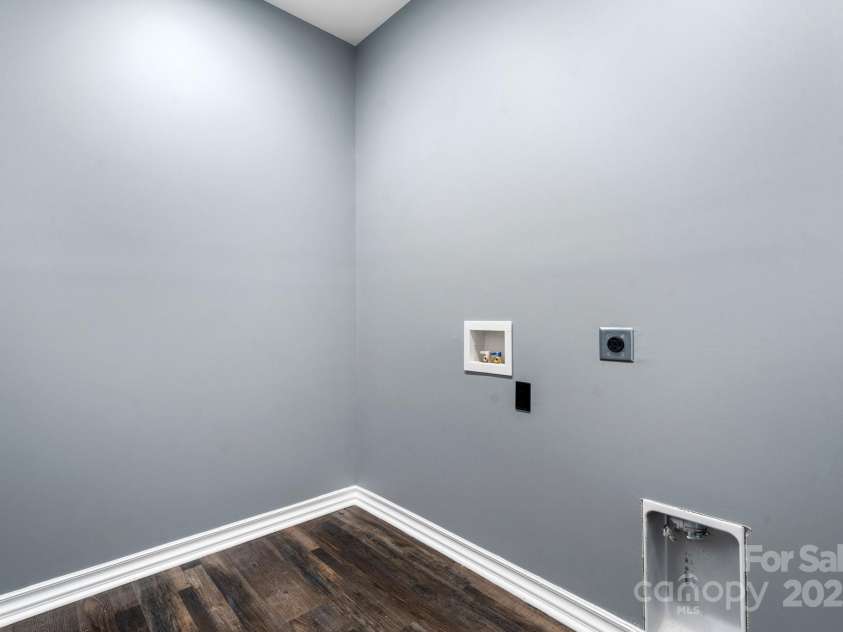 105 4th Street, Catawba, NC 28609.  MLS# CAR4233338, YatesRealty ID 4374. 