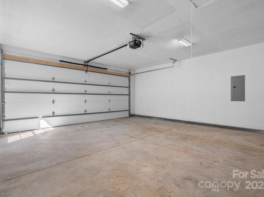 105 4th Street, Catawba, NC 28609.  MLS# CAR4233338, YatesRealty ID 4374. 