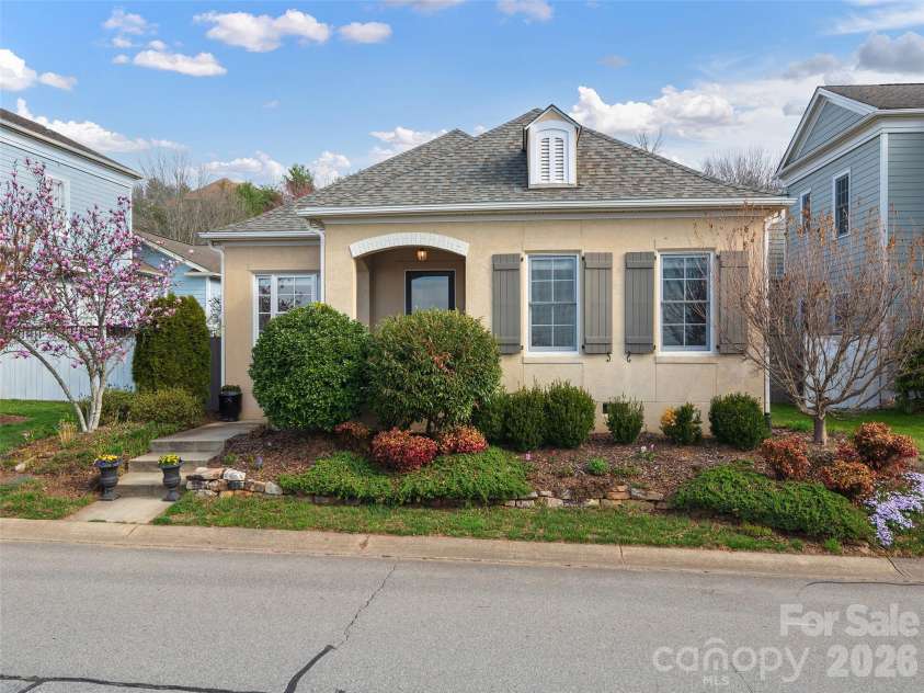 224 Leucothoe Lane, Asheville, NC 28803.  MLS# CAR4357079, YatesRealty ID 4374. 