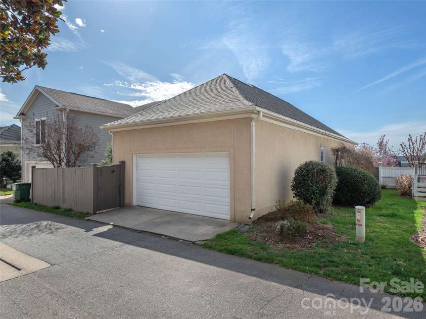 224 Leucothoe Lane, Asheville, NC 28803.  MLS# CAR4357079, YatesRealty ID 4374. 