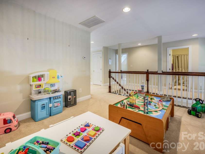 10211 Linksland Drive, Huntersville, NC 28078.  MLS# CAR4411684, YatesRealty ID 43740. 