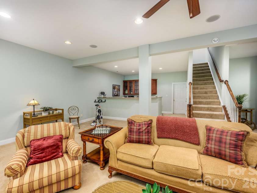 10211 Linksland Drive, Huntersville, NC 28078.  MLS# CAR4411684, YatesRealty ID 43740. 