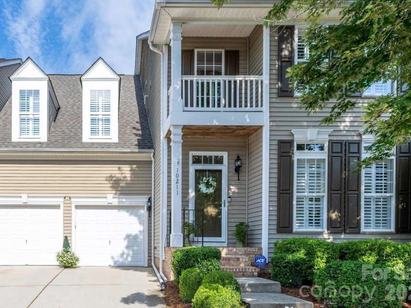 10211 Linksland Drive, Huntersville, NC 28078.  MLS# CAR4411684, YatesRealty ID 43740. 