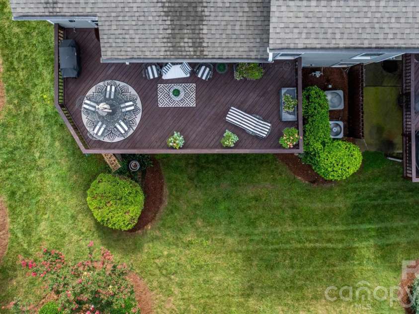 10211 Linksland Drive, Huntersville, NC 28078.  MLS# CAR4411684, YatesRealty ID 43740. Backyard with deck