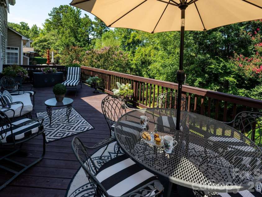 10211 Linksland Drive, Huntersville, NC 28078.  MLS# CAR4411684, YatesRealty ID 43740. Large private deck.