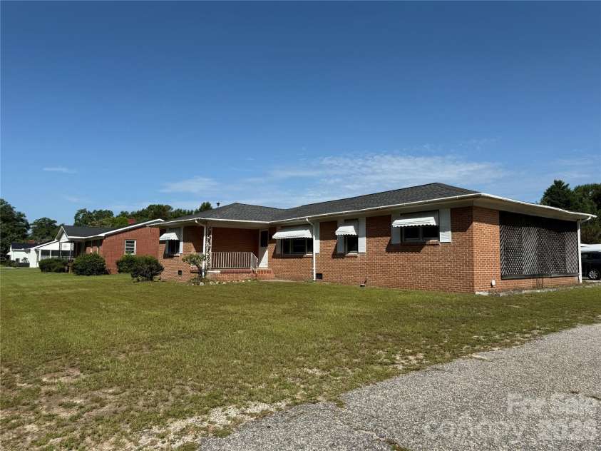 206 Welsh Street, Kershaw, SC 29067.  MLS# CAR4413345, YatesRealty ID 43741. 