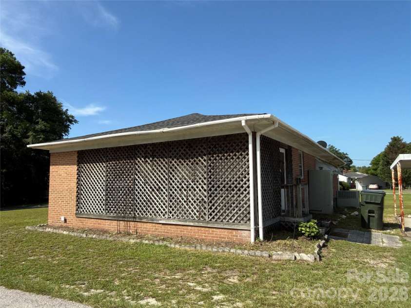 206 Welsh Street, Kershaw, SC 29067.  MLS# CAR4413345, YatesRealty ID 43741. 