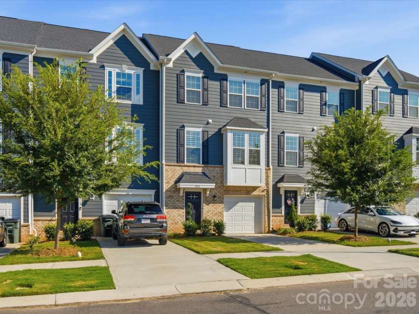 4014 Edenborn Lane, Charlotte, NC 28208.  MLS# CAR4406016, YatesRealty ID 43742. 