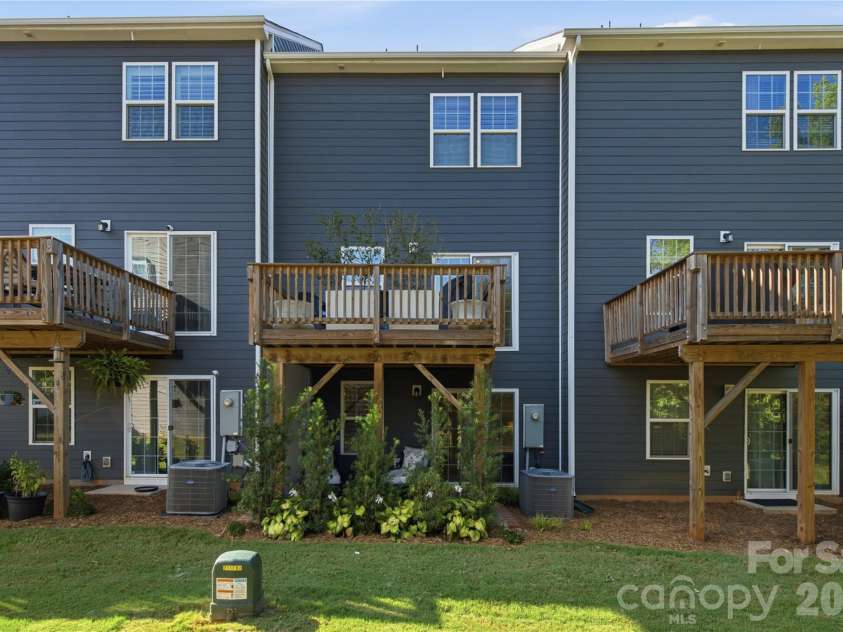 4014 Edenborn Lane, Charlotte, NC 28208.  MLS# CAR4406016, YatesRealty ID 43742. 
