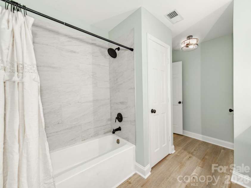 3072 Bethany Street, Claremont, NC 28610.  MLS# CAR4411632, YatesRealty ID 43743. Full Bathroom