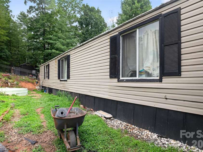 997 Bethel Ridge Lane, Morganton, NC 28655.  MLS# CAR4414250, YatesRealty ID 43744. 