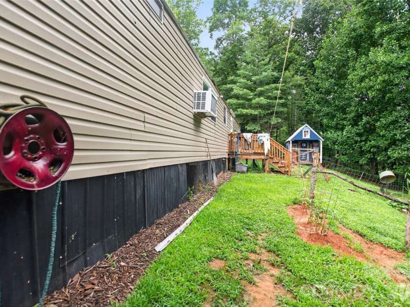 997 Bethel Ridge Lane, Morganton, NC 28655.  MLS# CAR4414250, YatesRealty ID 43744. 