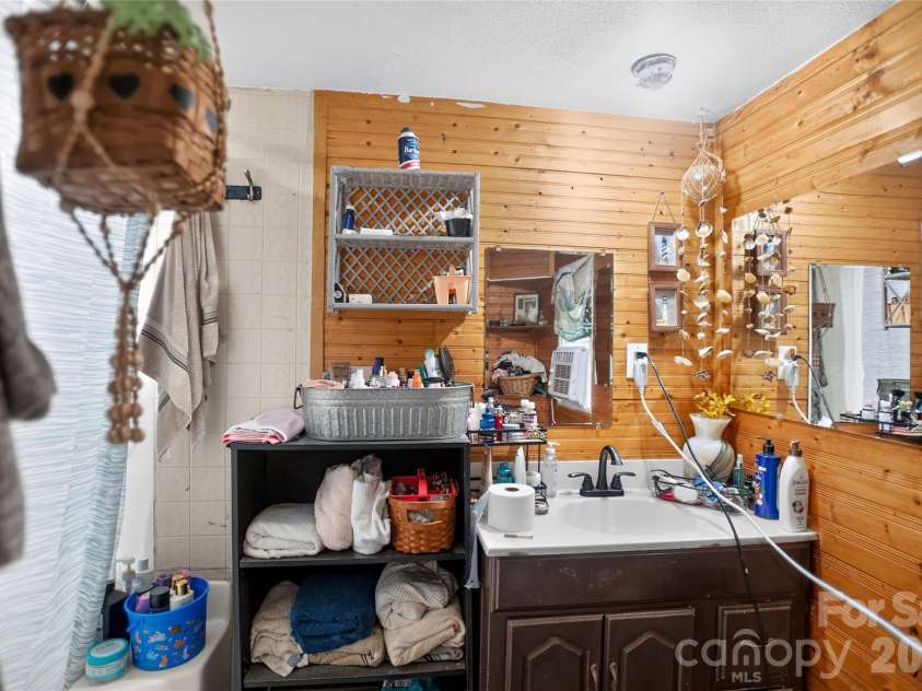 997 Bethel Ridge Lane, Morganton, NC 28655.  MLS# CAR4414250, YatesRealty ID 43744. 
