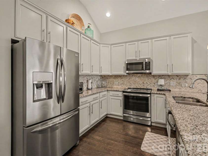 123 Adelaide Way, Rock Hill, SC 29732.  MLS# CAR4412246, YatesRealty ID 43747. Kitchen