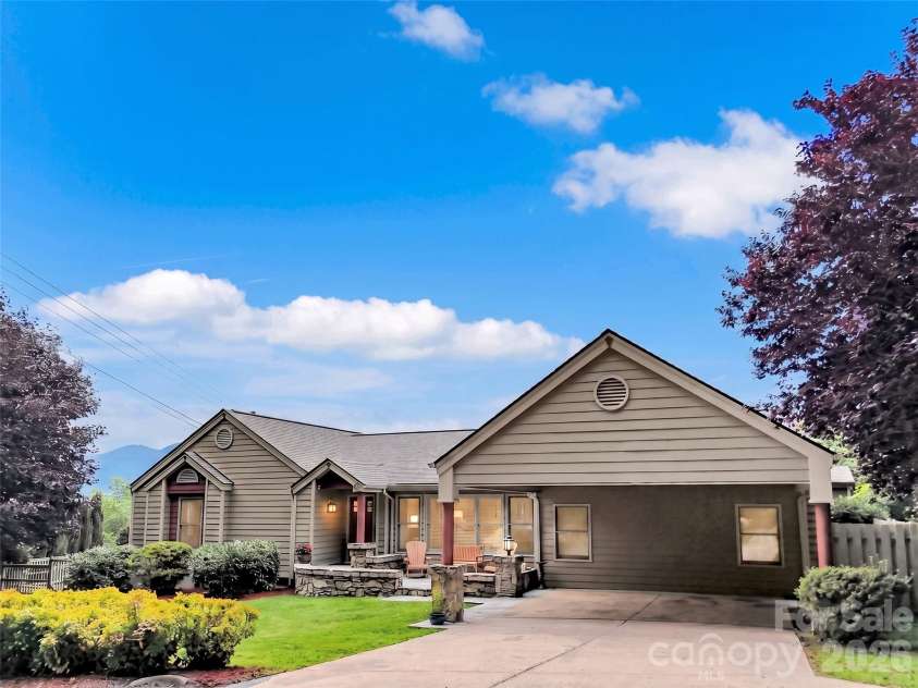 936 Little Mountain Road, Waynesville, NC 28786.  MLS# CAR4411867, YatesRealty ID 43749. 