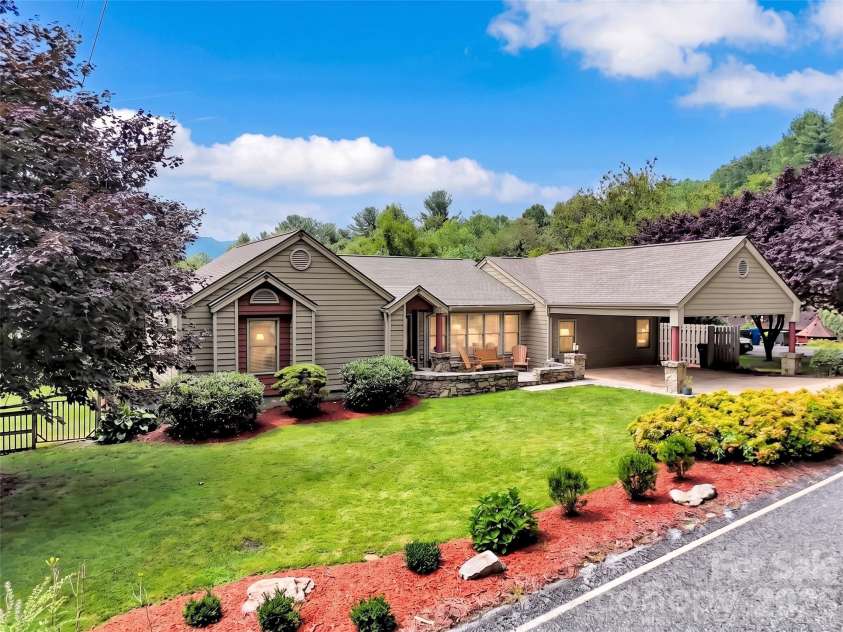 936 Little Mountain Road, Waynesville, NC 28786.  MLS# CAR4411867, YatesRealty ID 43749. 