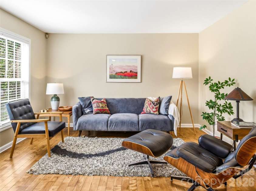 101 Westover Drive, Asheville, NC 28801.  MLS# CAR4357877, YatesRealty ID 43750. 