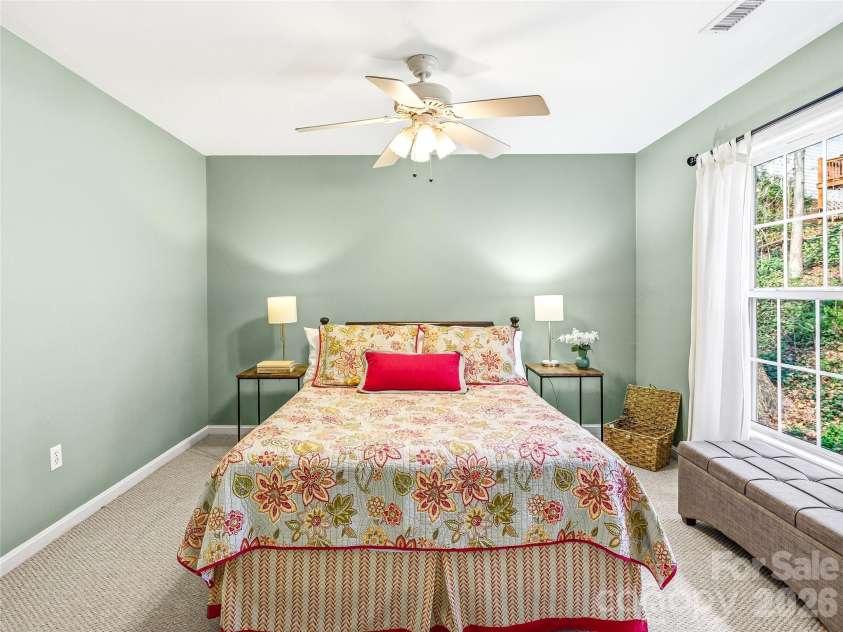 101 Westover Drive, Asheville, NC 28801.  MLS# CAR4357877, YatesRealty ID 43750. 