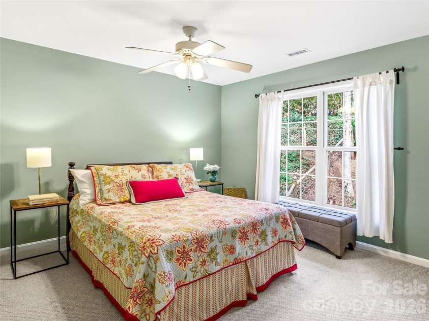 101 Westover Drive, Asheville, NC 28801.  MLS# CAR4357877, YatesRealty ID 43750. 