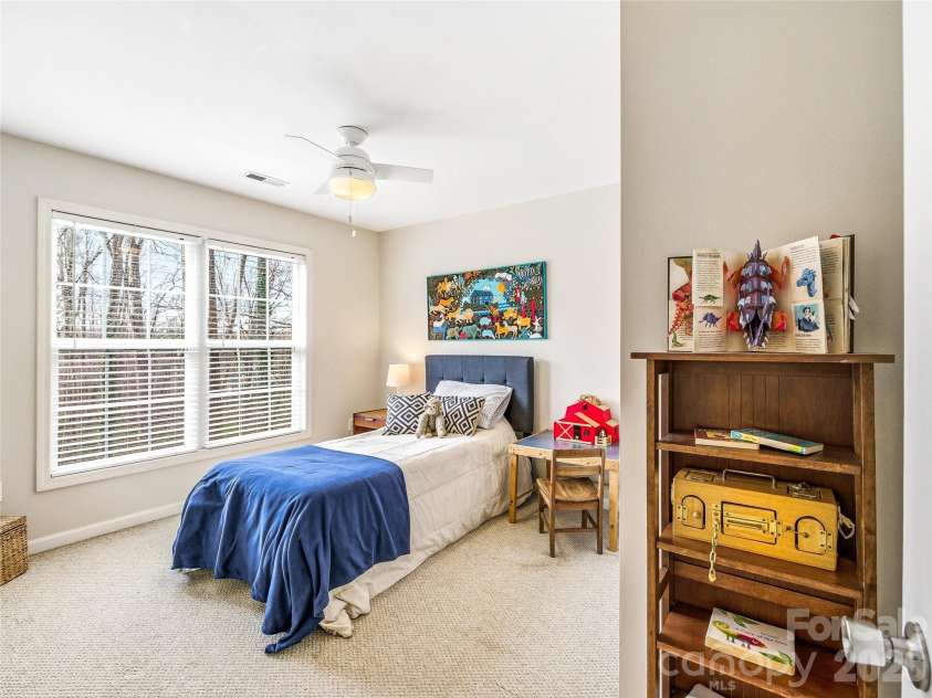 101 Westover Drive, Asheville, NC 28801.  MLS# CAR4357877, YatesRealty ID 43750. 