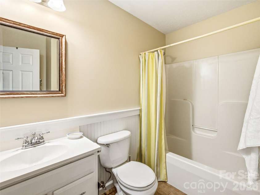 101 Westover Drive, Asheville, NC 28801.  MLS# CAR4357877, YatesRealty ID 43750. 