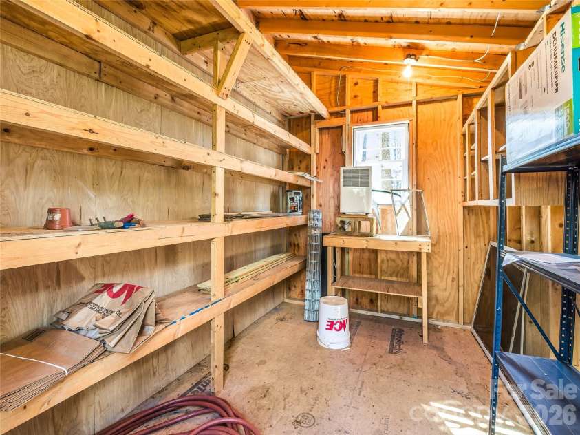 101 Westover Drive, Asheville, NC 28801.  MLS# CAR4357877, YatesRealty ID 43750. 