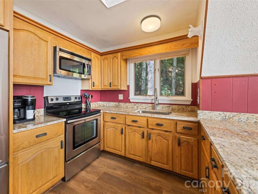 350 Quail Ridge Drive, Maggie Valley, NC 28751.  MLS# CAR4413797, YatesRealty ID 43752. 