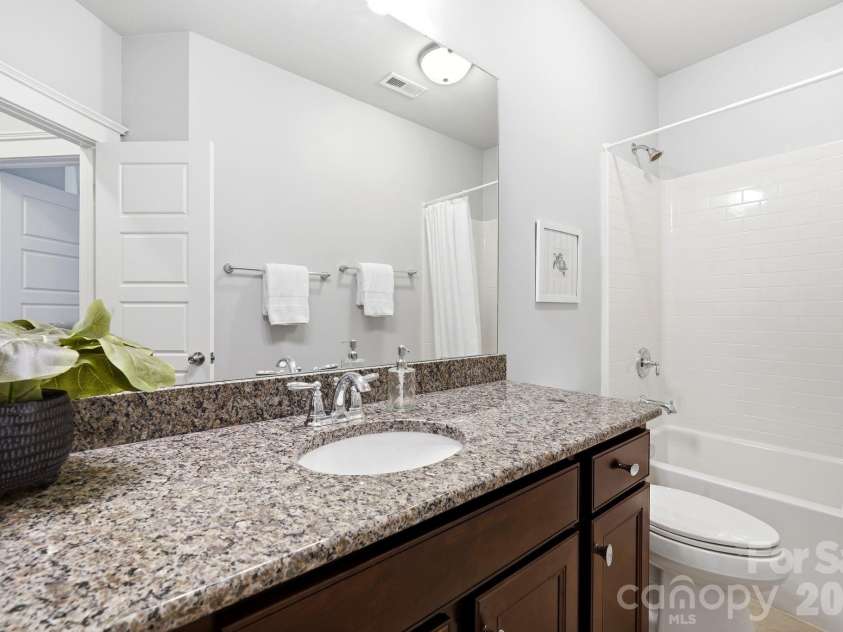 1941 Felts Parkway, Fort Mill, SC 29715.  MLS# CAR4403790, YatesRealty ID 43757. 2nd level full bathroom