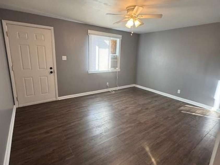 3309 Clarence Towery Circle, Hildebran, NC 28637.  MLS# CAR4352691, YatesRealty ID 4376. Living Rooom