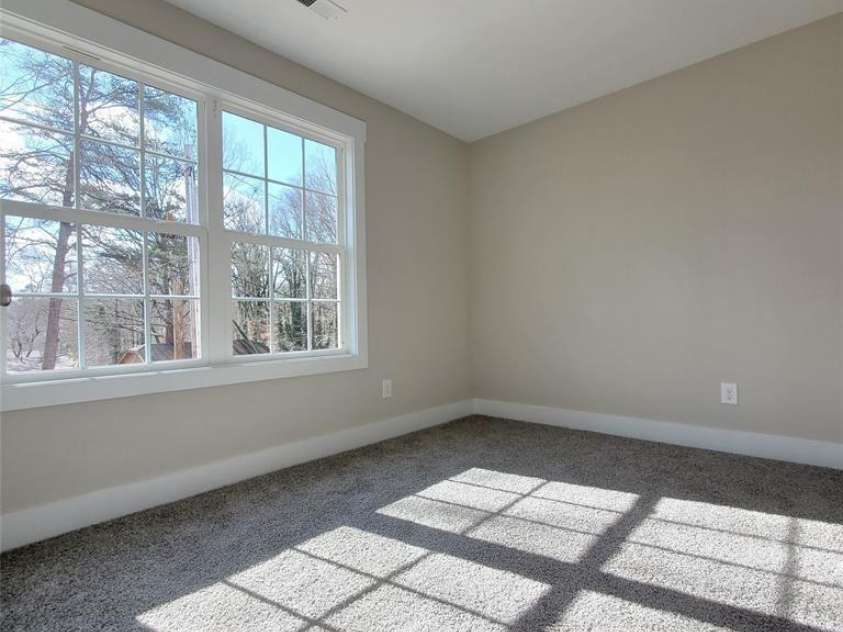 606 Carpenter Street, Dallas, NC 28034.  MLS# CAR4345716, YatesRealty ID 4376. 