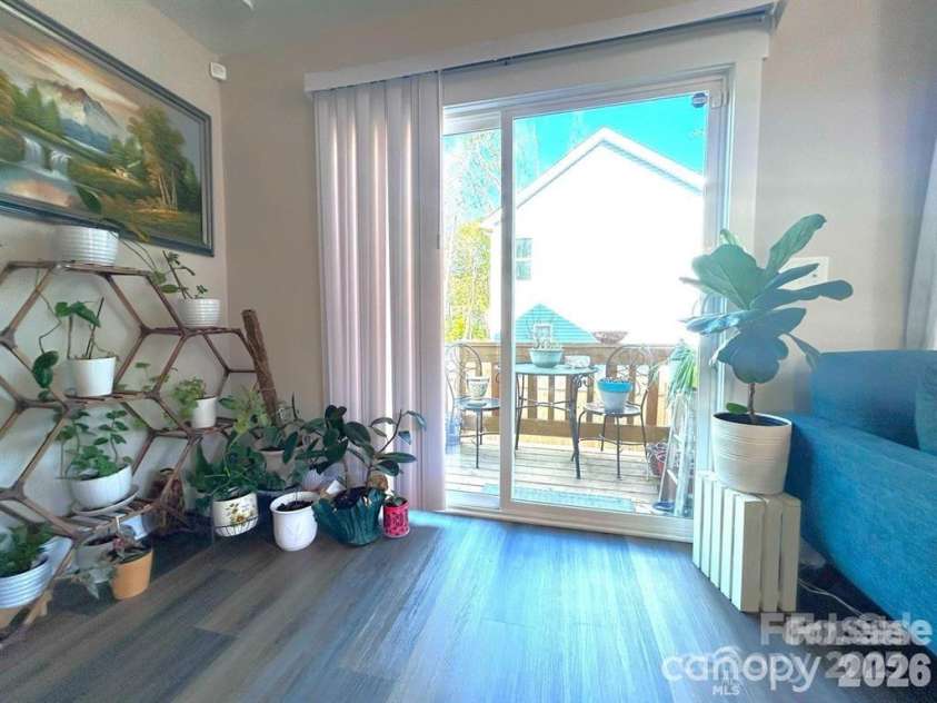 606 Carpenter Street, Dallas, NC 28034.  MLS# CAR4345716, YatesRealty ID 4376. 