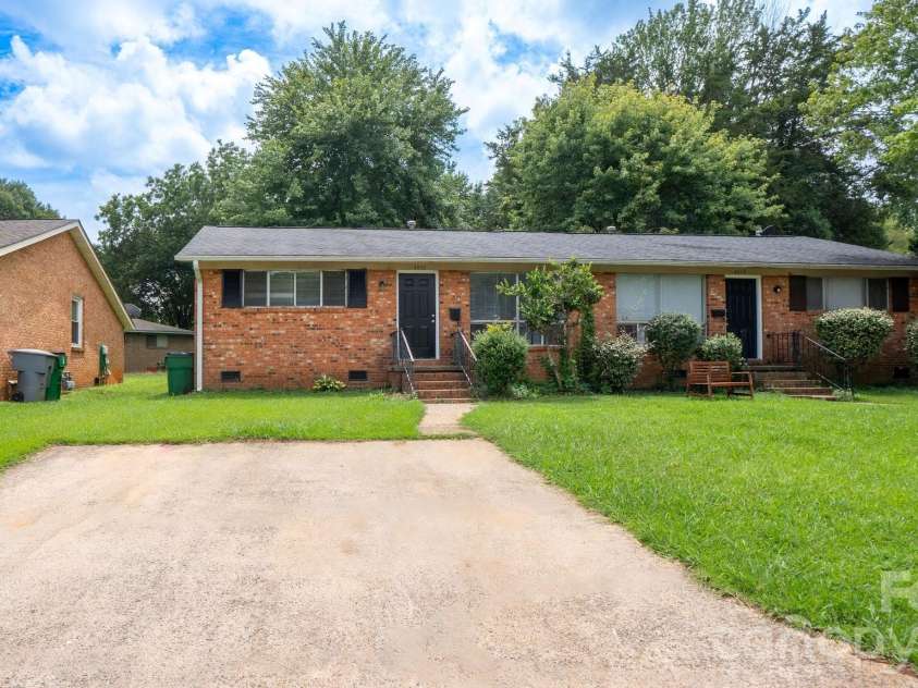 4926 Malibu Drive, Charlotte, NC 28215.  MLS# CAR4412464, YatesRealty ID 43760. 