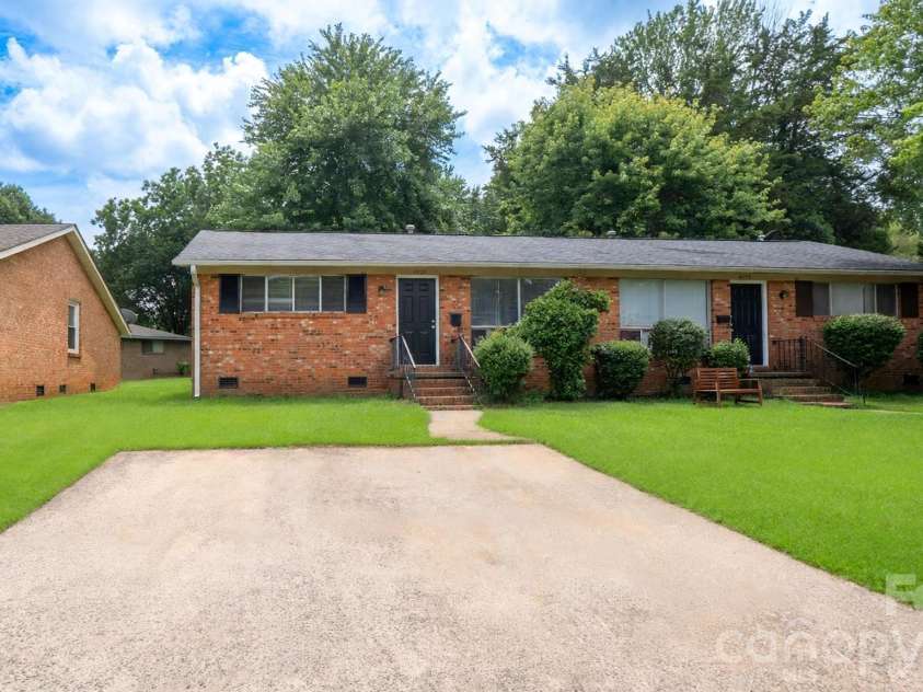 4926 Malibu Drive, Charlotte, NC 28215.  MLS# CAR4412464, YatesRealty ID 43760. 