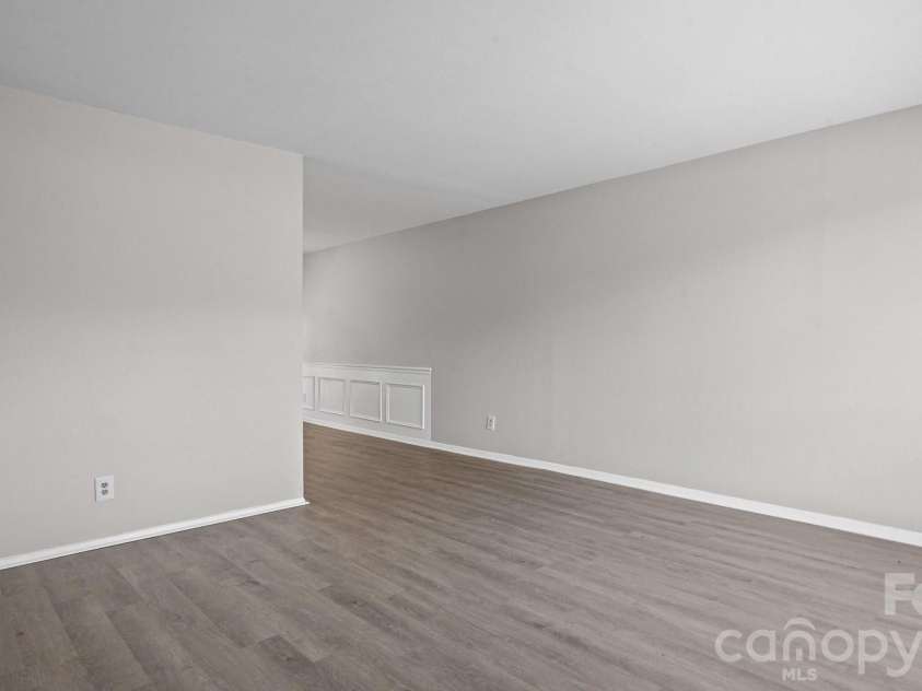 4926 Malibu Drive, Charlotte, NC 28215.  MLS# CAR4412464, YatesRealty ID 43760. 