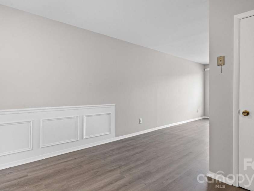 4926 Malibu Drive, Charlotte, NC 28215.  MLS# CAR4412464, YatesRealty ID 43760. 