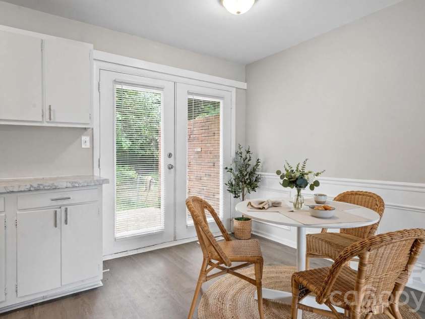 4926 Malibu Drive, Charlotte, NC 28215.  MLS# CAR4412464, YatesRealty ID 43760. 