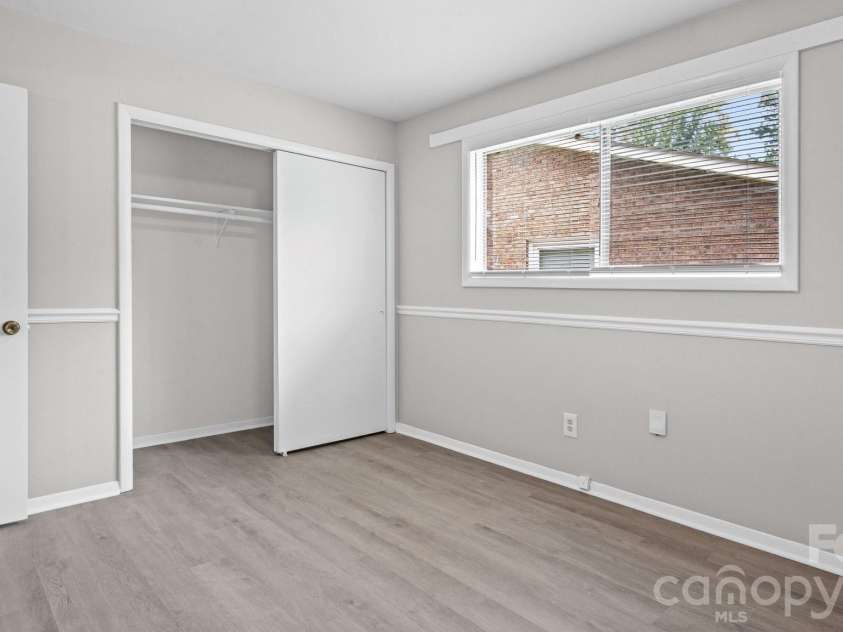 4926 Malibu Drive, Charlotte, NC 28215.  MLS# CAR4412464, YatesRealty ID 43760. 