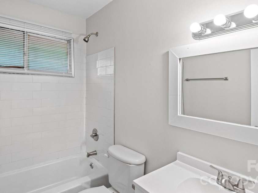 4926 Malibu Drive, Charlotte, NC 28215.  MLS# CAR4412464, YatesRealty ID 43760. 