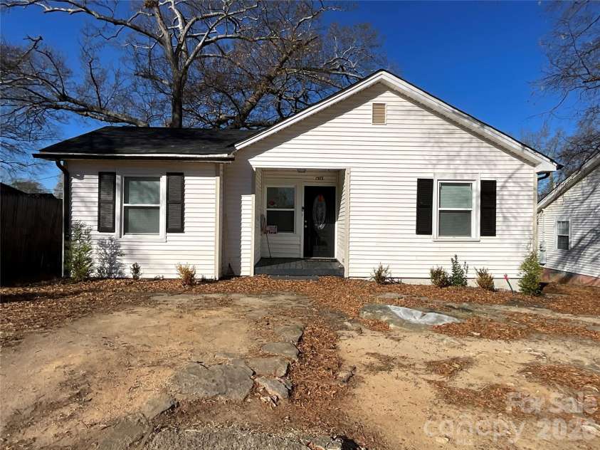 1501 Madison Street, Gastonia, NC 28052.  MLS# CAR4412911, YatesRealty ID 43762. 