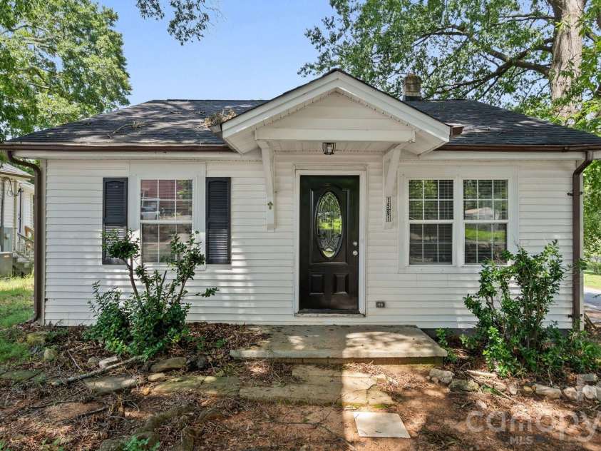 1501 Madison Street, Gastonia, NC 28052.  MLS# CAR4412911, YatesRealty ID 43762. 