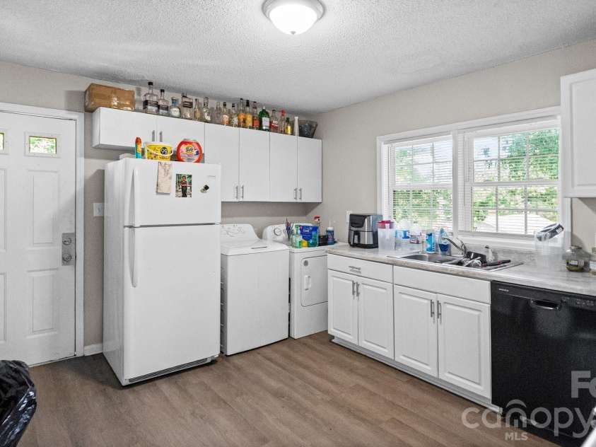 1501 Madison Street, Gastonia, NC 28052.  MLS# CAR4412911, YatesRealty ID 43762. 