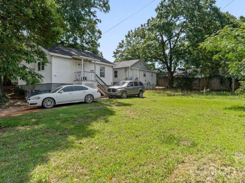 1501 Madison Street, Gastonia, NC 28052.  MLS# CAR4412911, YatesRealty ID 43762. 