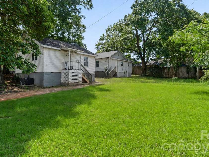 1501 Madison Street, Gastonia, NC 28052.  MLS# CAR4412911, YatesRealty ID 43762. 