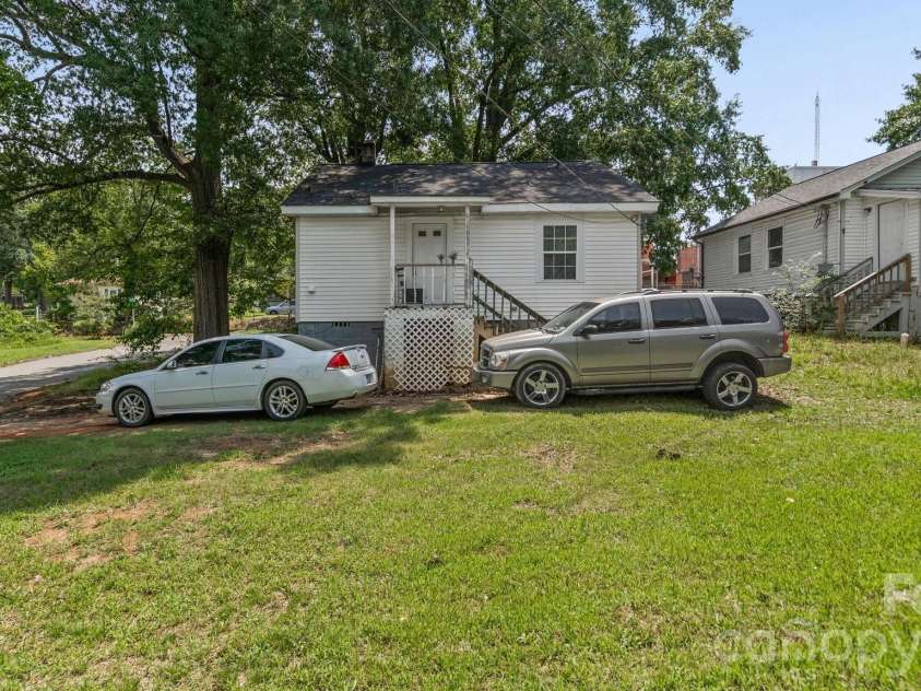 1501 Madison Street, Gastonia, NC 28052.  MLS# CAR4412911, YatesRealty ID 43762. 