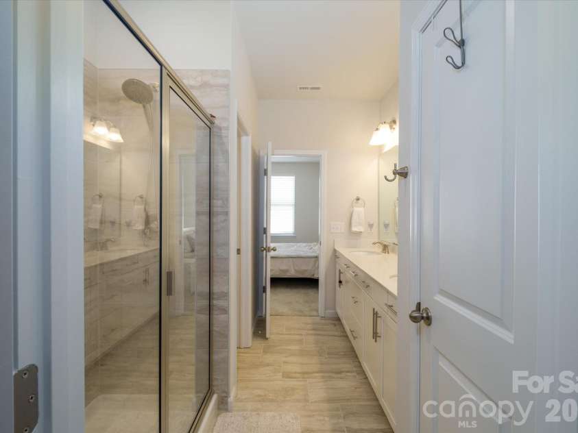 6135 Snowy Egret Avenue, Charlotte, NC 28214.  MLS# CAR4411649, YatesRealty ID 43763. 