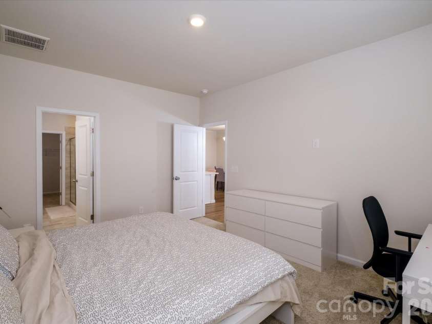 6135 Snowy Egret Avenue, Charlotte, NC 28214.  MLS# CAR4411649, YatesRealty ID 43763. 
