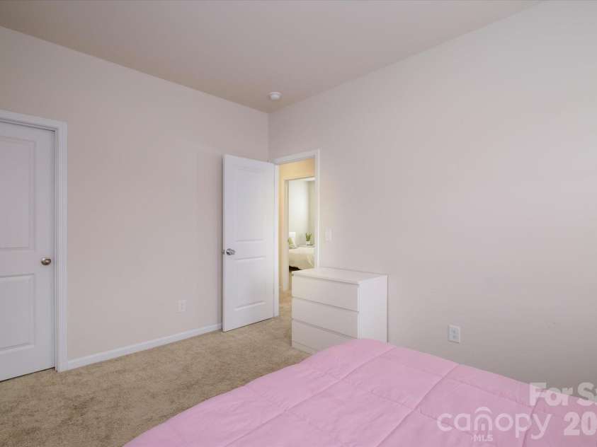 6135 Snowy Egret Avenue, Charlotte, NC 28214.  MLS# CAR4411649, YatesRealty ID 43763. 