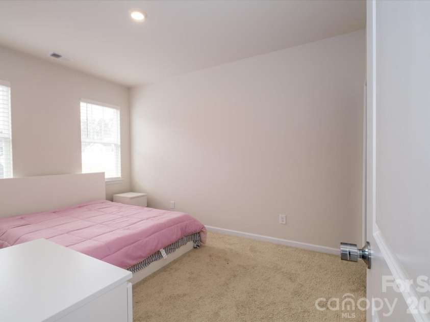 6135 Snowy Egret Avenue, Charlotte, NC 28214.  MLS# CAR4411649, YatesRealty ID 43763. 