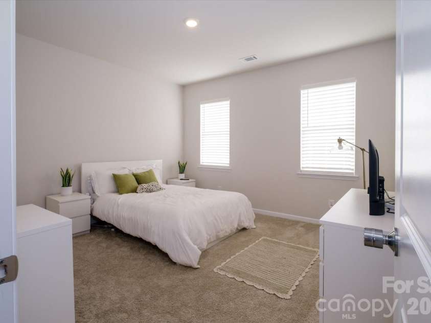 6135 Snowy Egret Avenue, Charlotte, NC 28214.  MLS# CAR4411649, YatesRealty ID 43763. 